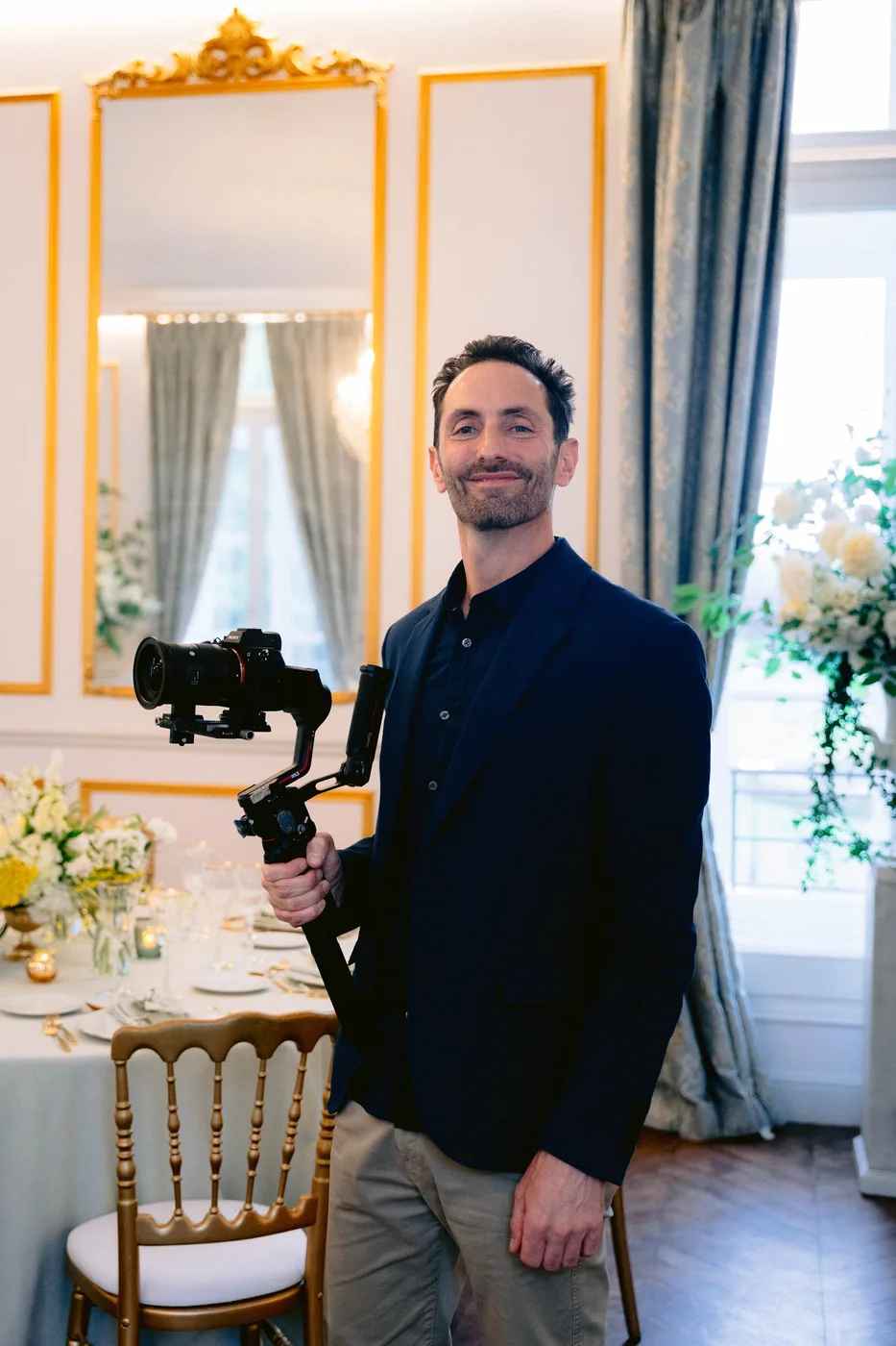 Laurent Henry filme une réception de mariage avec une caméra stabilisée